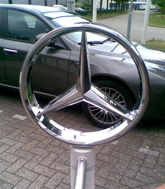 luxevlaggenmastknopmetlogo